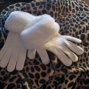 Ladies White/ Black Furry Gloves Bundle One Size